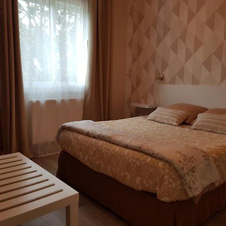 Chez Zabou Bed & Breakfast อองบวส ภายนอก รูปภาพ