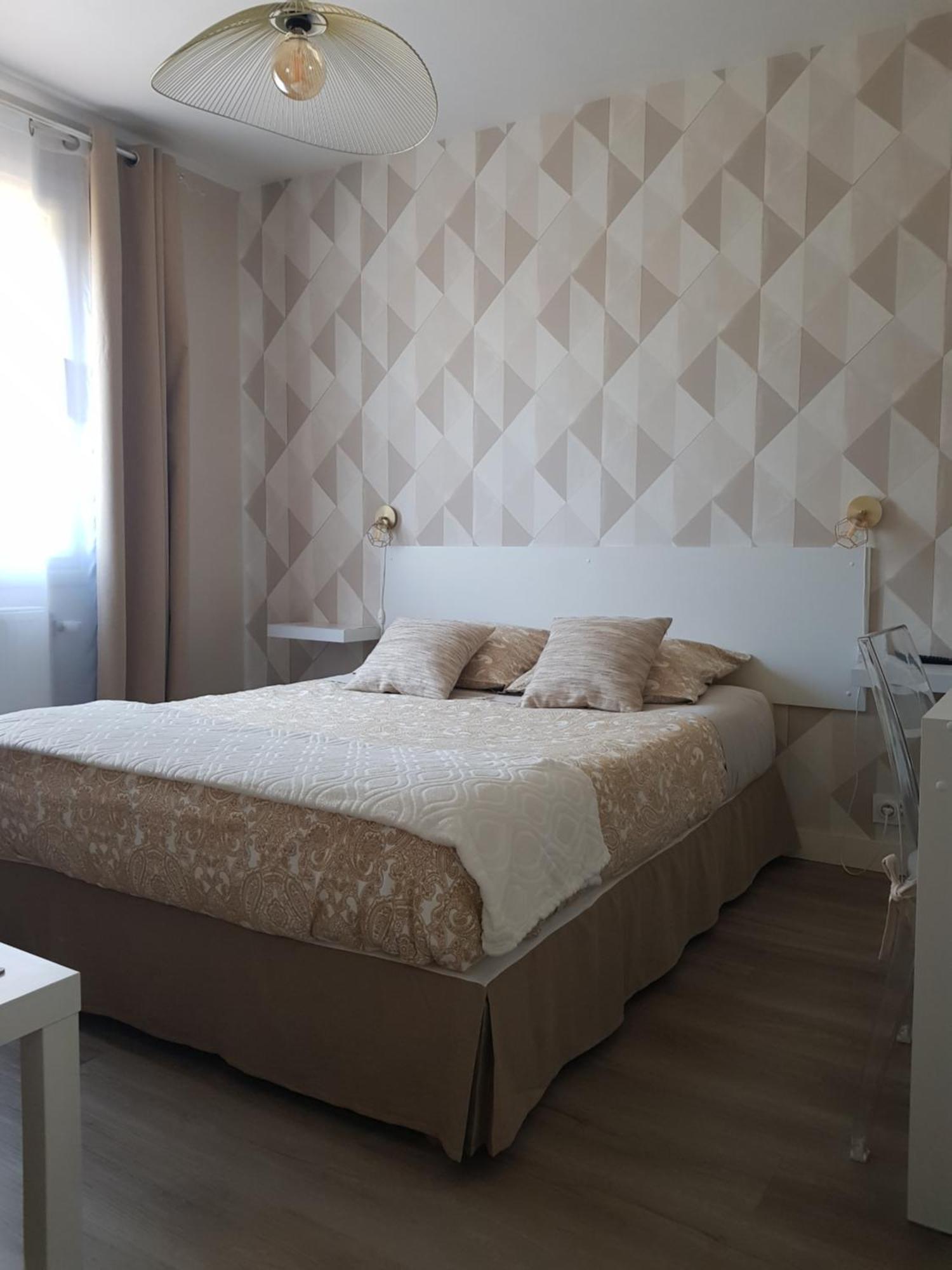 Chez Zabou Bed & Breakfast อองบวส ภายนอก รูปภาพ
